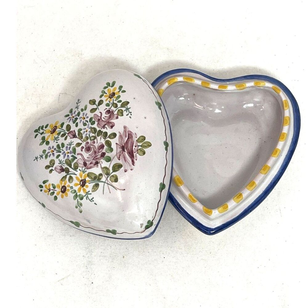 Fabrica de Sant'Anna Lisbon Portugal HandPainted Heart Shaped Trinket Box Floral